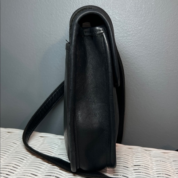 Coach Vintage Black Scooter Sidepack - Picture 6 of 17